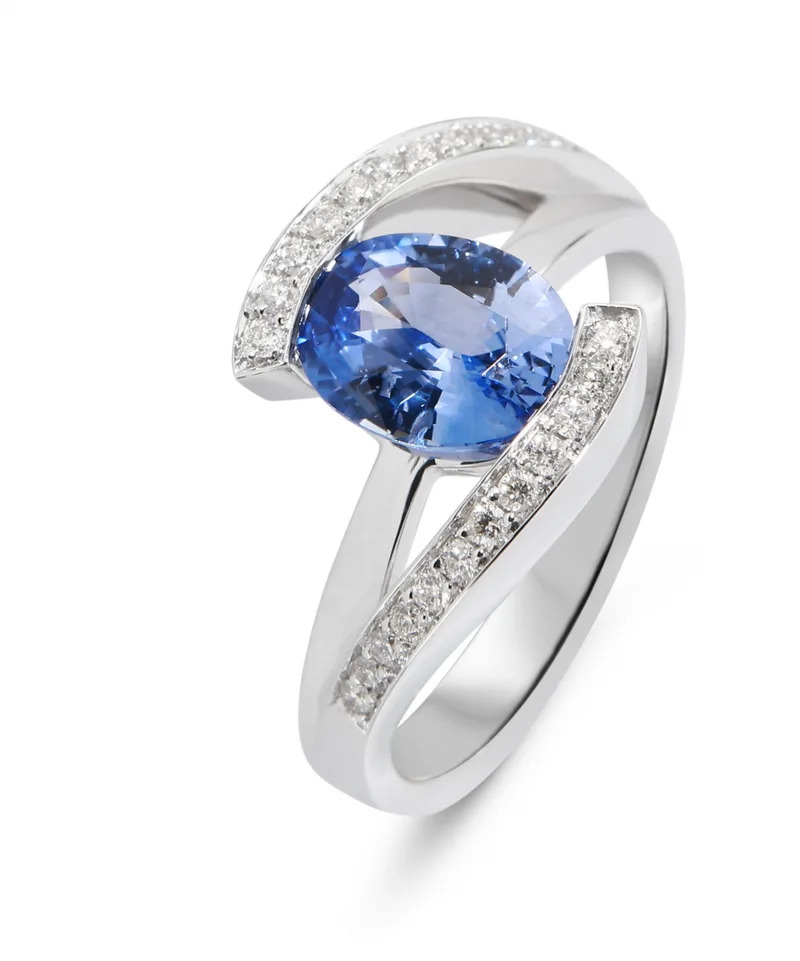 Bague Saphir Bleu Ceylan Ovale et Diamant en Or Blanc 750 pour femme - Bijoux Trabbia Vuillermoz